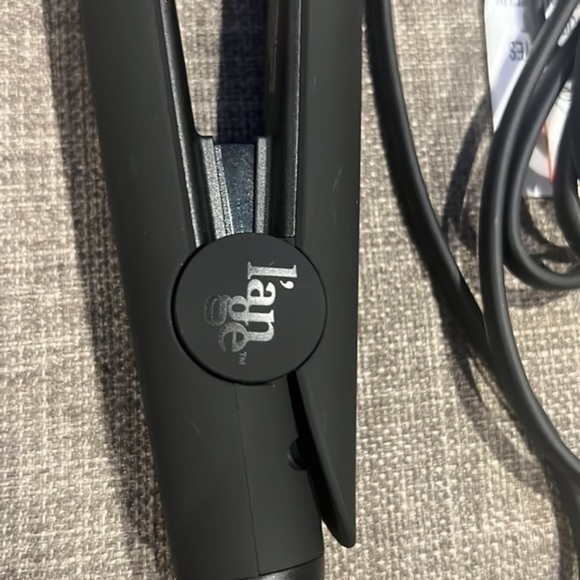 I’ange Le Ceramique
1-Pass Flat Iron - Picture 2 of 7